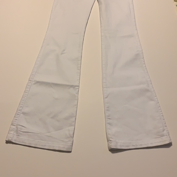 🆕 Trucco’s White Stretchy Boot Cut Flares - Women’s Size 4 - Picture 5 of 8